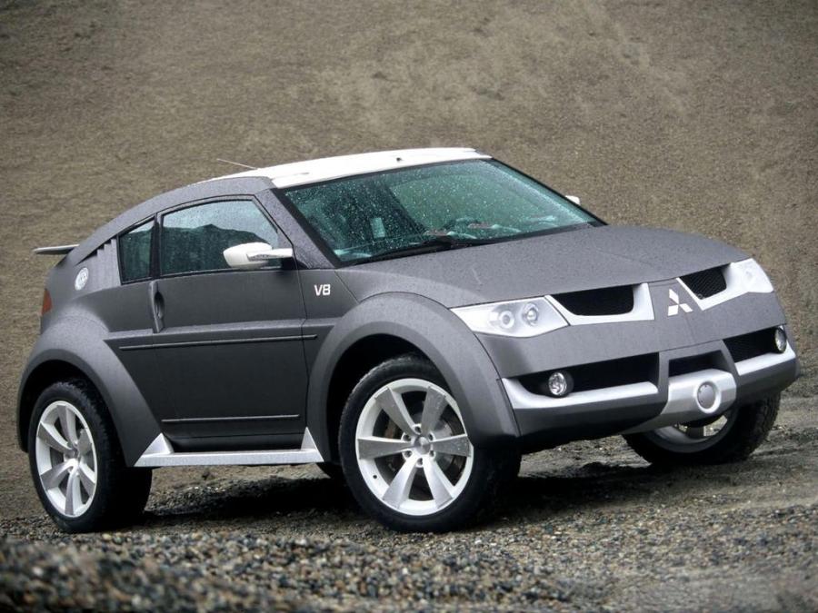  Mitsubishi Pajero Montero Evolution Concept 2002 года  (фото 1 из 6)
